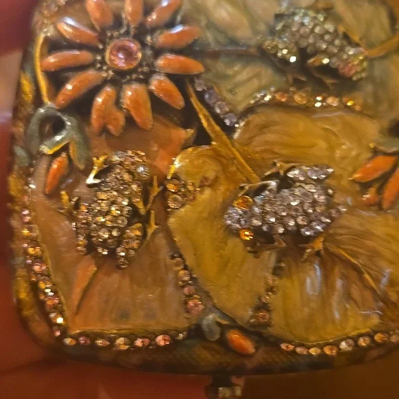 Jay Strongwater Floral and Frog Embellished Compact Mirror - Picture 7 of 7